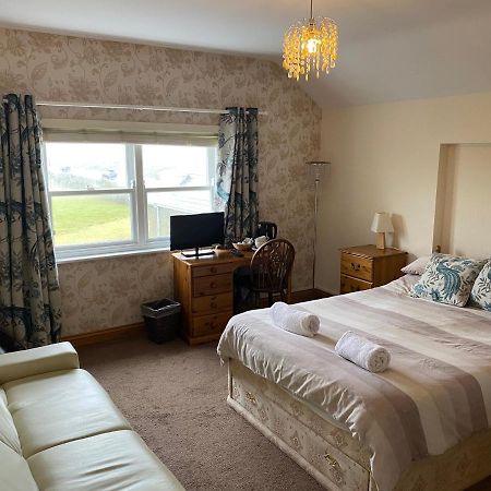 The Duke Of Edinburgh Inn Newgale 외부 사진
