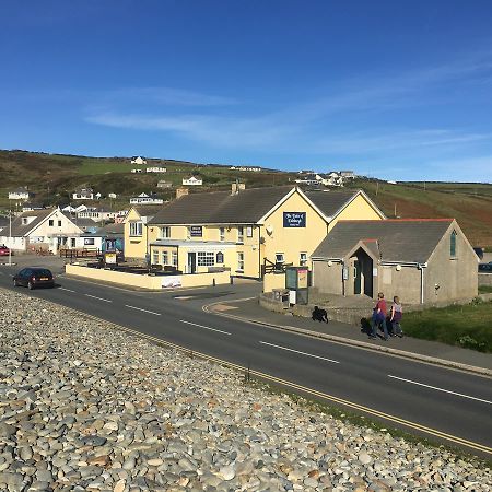 The Duke Of Edinburgh Inn Newgale 외부 사진